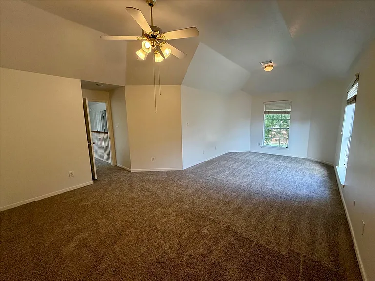 2317 Orleans Ln — Photo 21