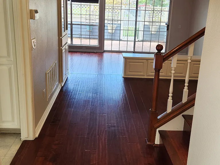 421 Burlington Ct #101 — Photo 8