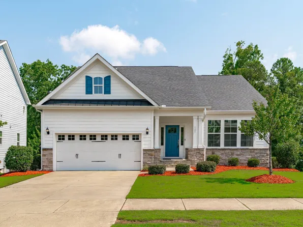 121 Cahors Trl, Holly Springs, NC 27540