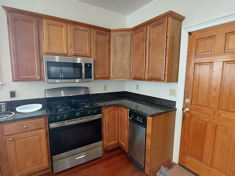 167 King St #2 — Photo 4