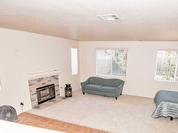 3rd image of 2749 Bouquet Ln