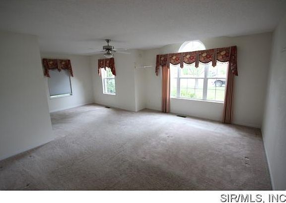 2nd image of 1437 Willoughby Dr