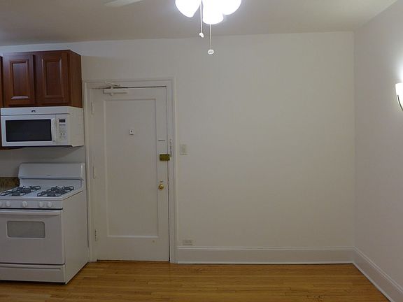 5th image of 2048 N Cleveland Ave #104
