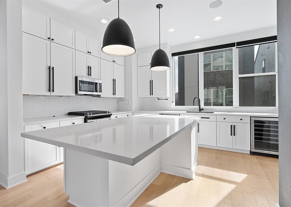 1st image of 1404 Hyde St Unit 19
