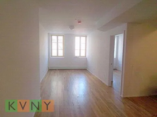 Rented by KVNY Soho | media 43