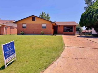 718 SW Ranch Oak Blvd, Lawton, OK 73501