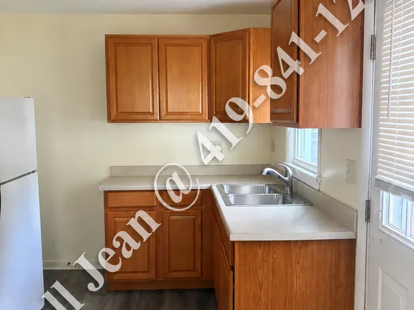 803 Wall St #1, Maumee, OH 43537
