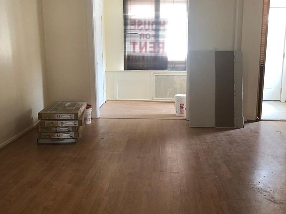 4th image of 2322 E 13th St #1