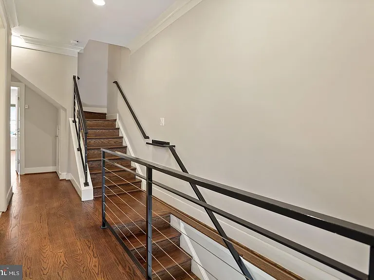 224 R St NE #2 — Photo 15
