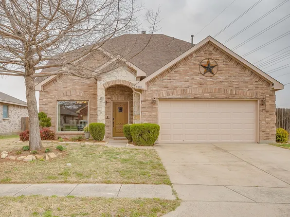 5800 Show Master Ln, Fort Worth, TX 76179