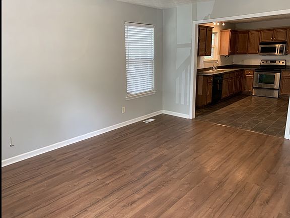 3rd image of 305B Gatewood Ave
