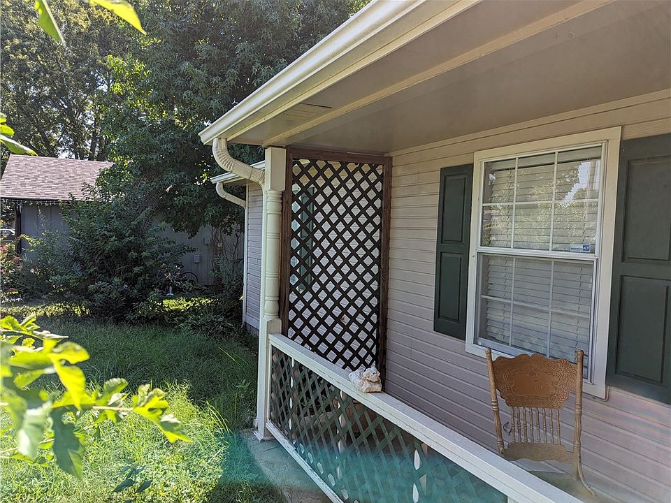 1st image of 2708 W Beech St