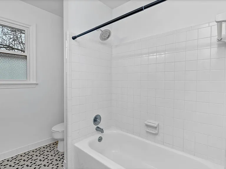 2416 Bendemeer Dr — Photo 18