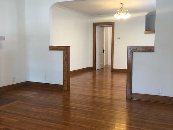 5th image of 3004 Indianola Ave