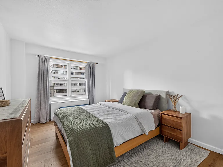 220 E 60th St #9H — Photo 5