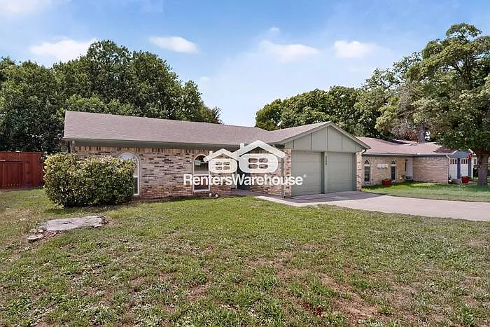 5306 Vincennes Ct — Photo 3