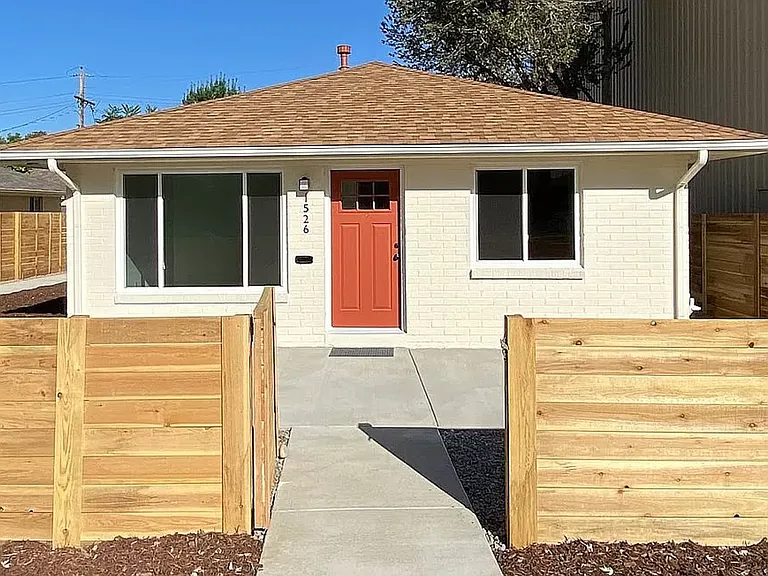 1526 N Wolff St — Photo 1
