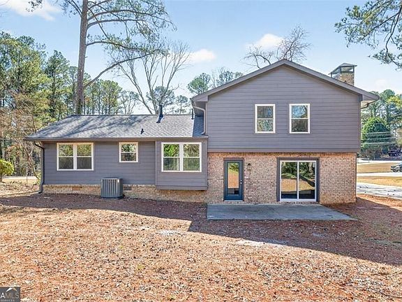 2nd image of 3940 Pinehurst Valley Dr