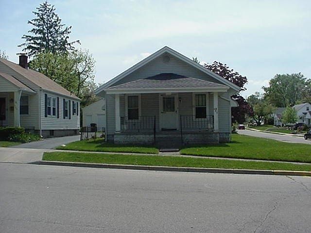 1st image of 902 Jefferson St