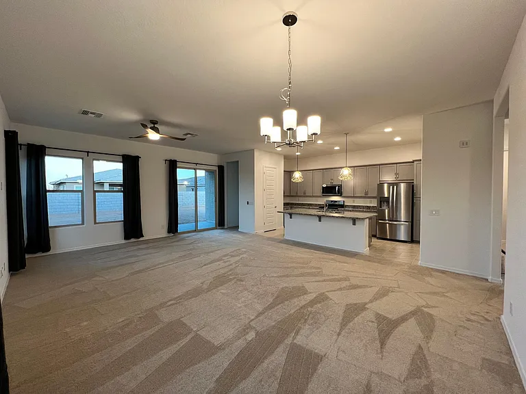 10' ceiling.
