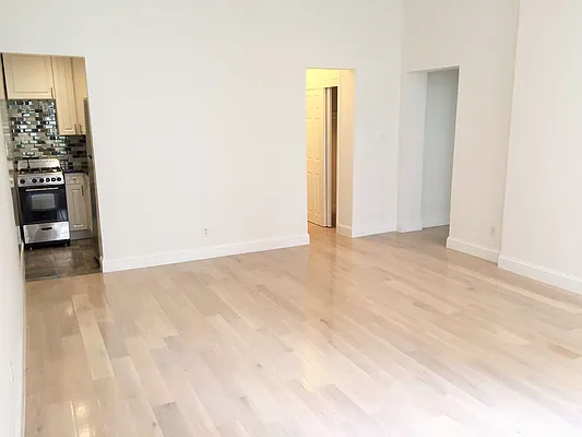 Rented by Joe Gotham LTD | media 10