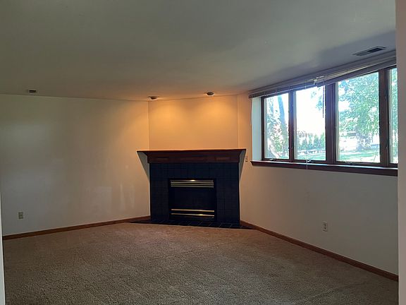 Family room/3rd bedroom