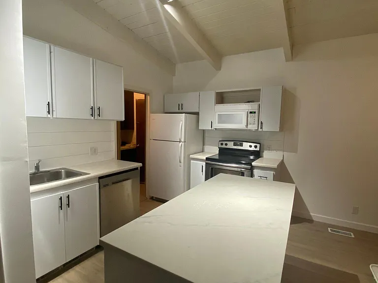 3365 S Pioneer St — Photo 4