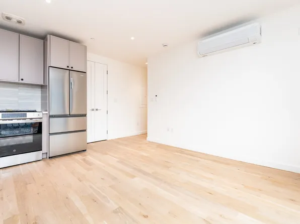 376 Bedford Avenue image 3 of 23