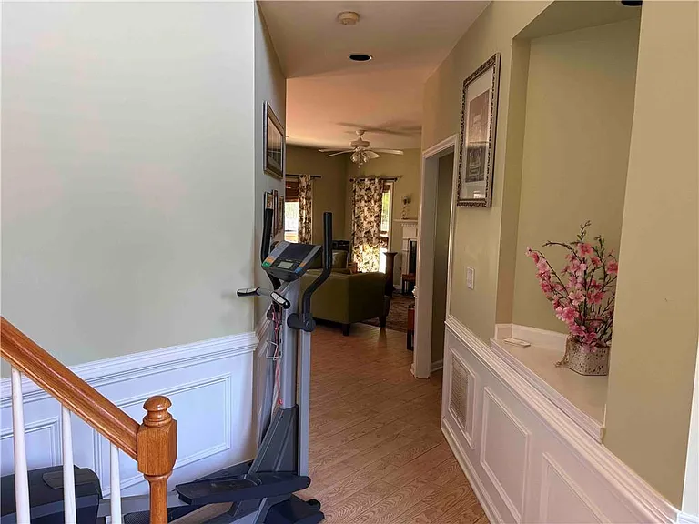 2835 Crestmont Ct — Photo 6