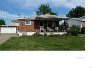 1555 101st St, Niagara Falls, NY 14304