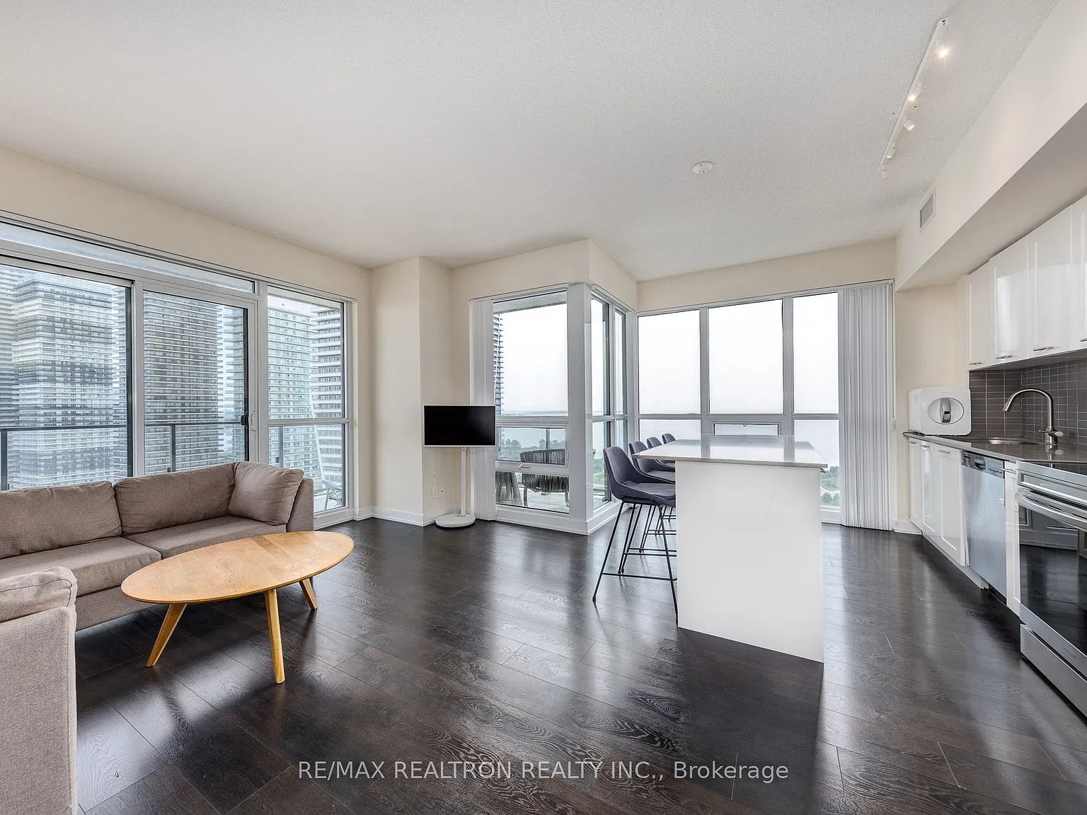 3 bed, $3,300 — Photo 2
