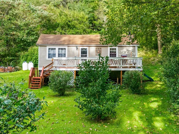 170 Paradise Rd, Industry, PA 15052