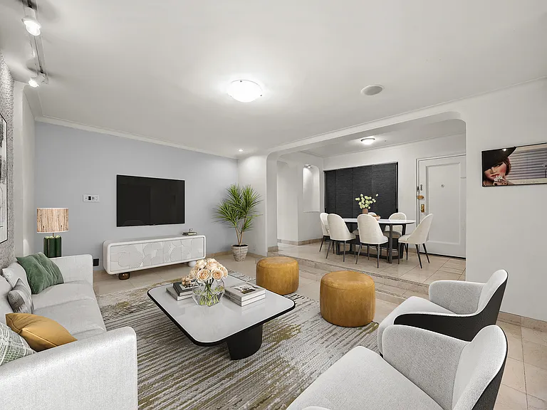 300 W 72nd St #1A — Photo 2