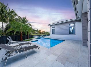 10693 N Lago Vista Cir, Parkland, FL 33076