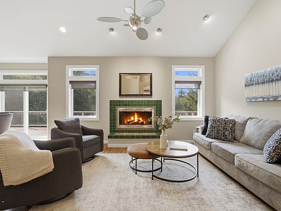 4th image of 1125 Phelps St