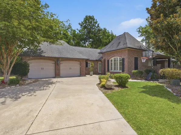 901 N Yorkshire Cir, Lake Charles, LA 70605