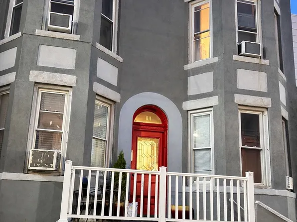 811 24th Street image 1 of 4