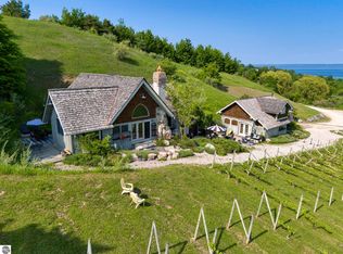 10702 E Hilltop Rd, Suttons Bay, MI 49682