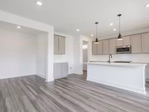 4th image of 190 Prodigal Way