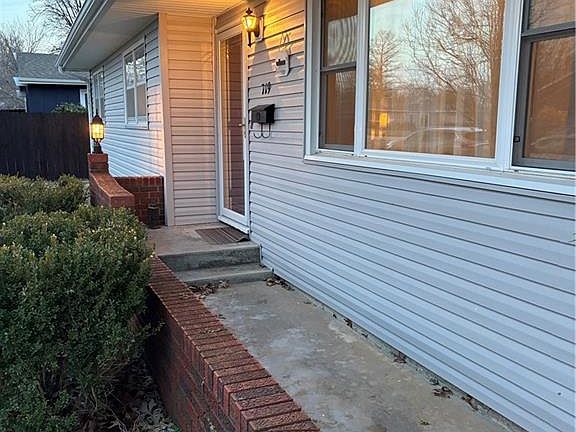 3rd image of 719 S Larson Ave