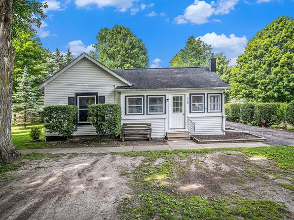 418 W North St, Tekonsha, MI 49092