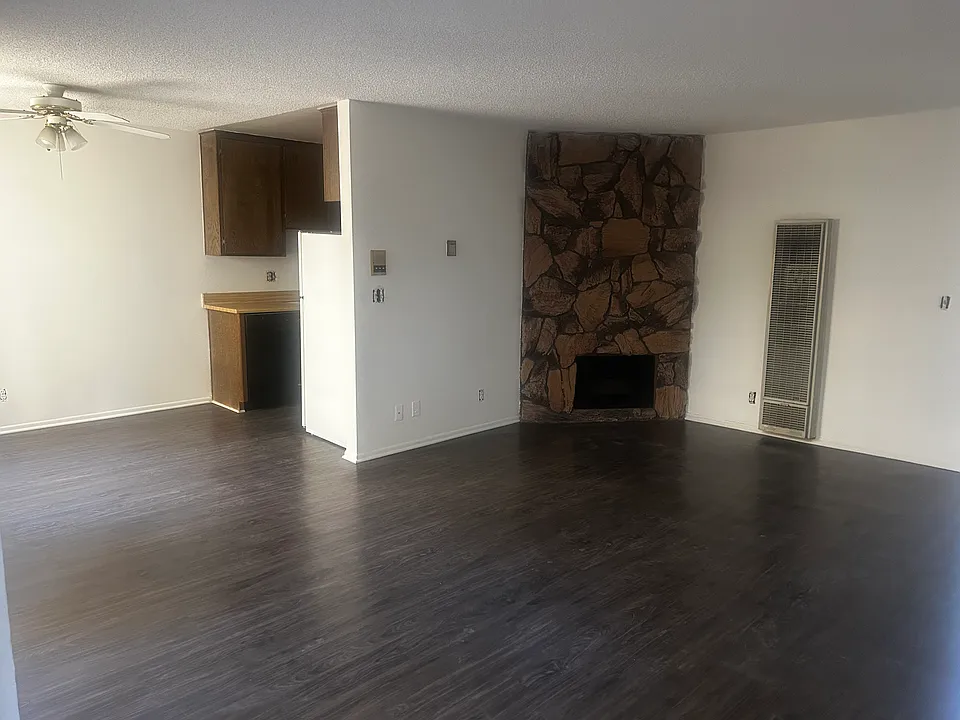11575 Moorpark St #102