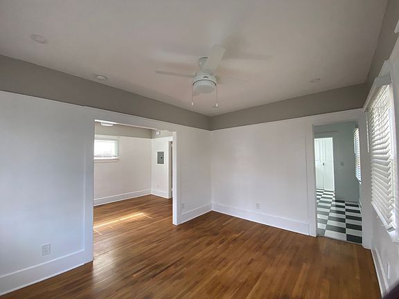 3rd image of 3081 Lincoln Ave