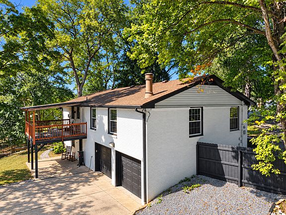 3rd image of 113 Aileen Ct