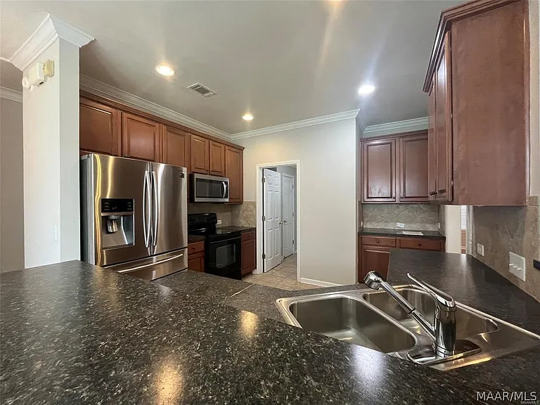 9515 Helmsley Cir — Photo 16