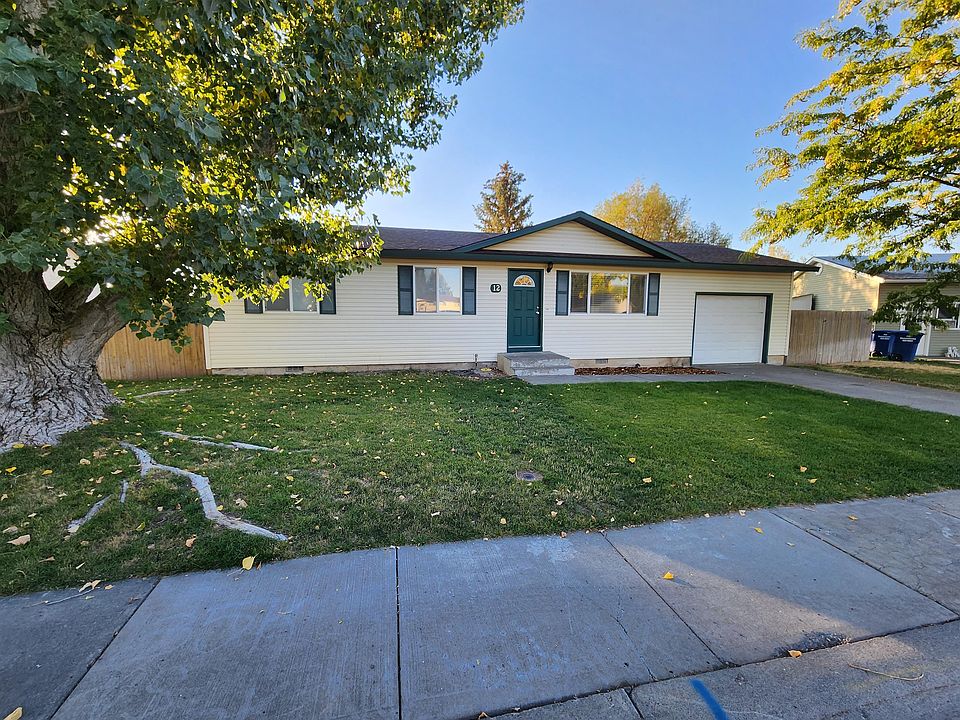 1st image of 12 Jaxon Dr