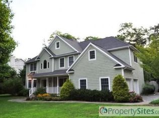 233 Huntington Bay Rd, Halesite, NY 11743