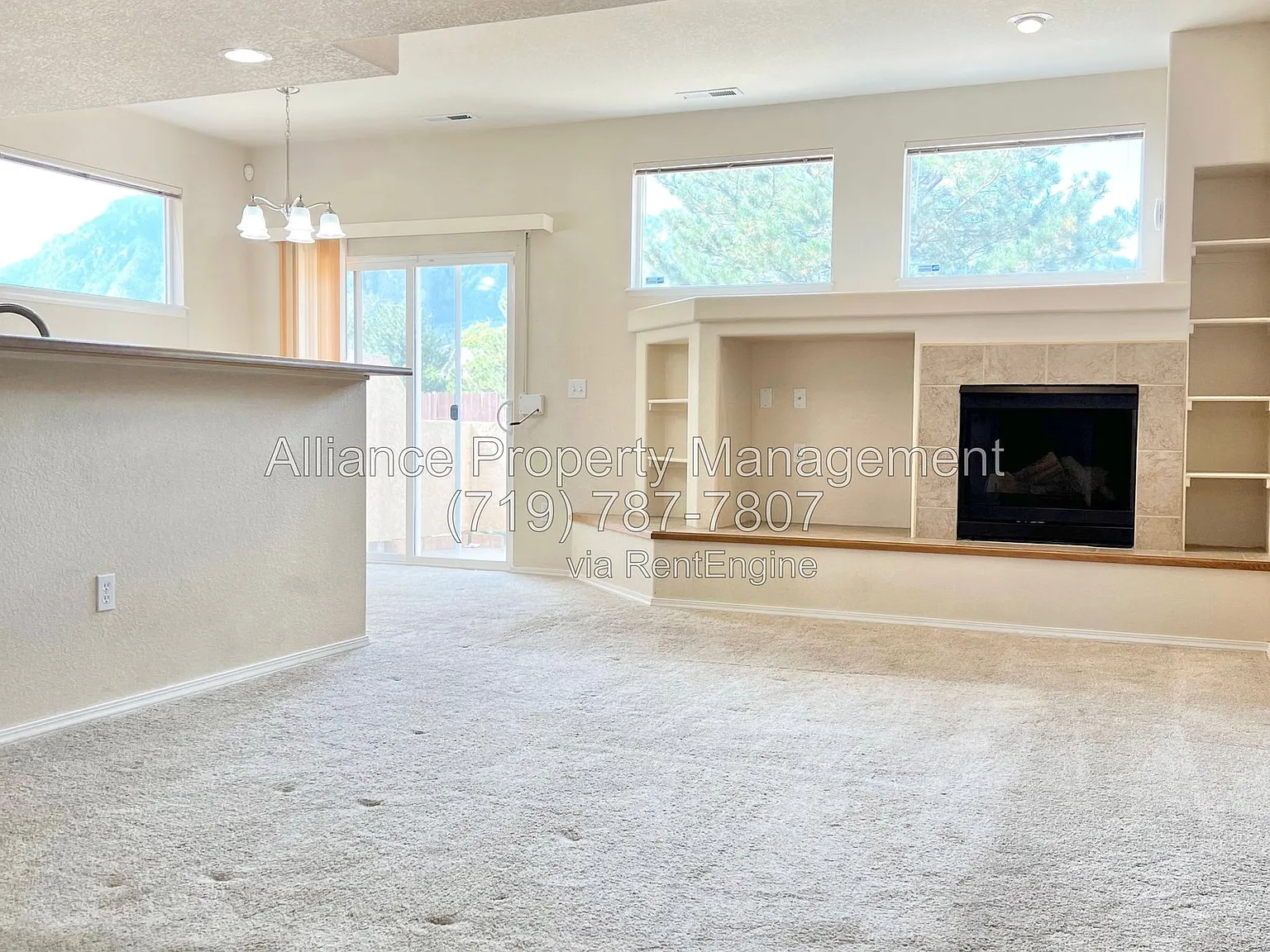 3 bed, 2.5 bath, 1374 sqft, $1,895 — Photo 3