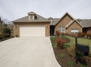 702 Glenview Cir, Lenoir City, TN 37771
