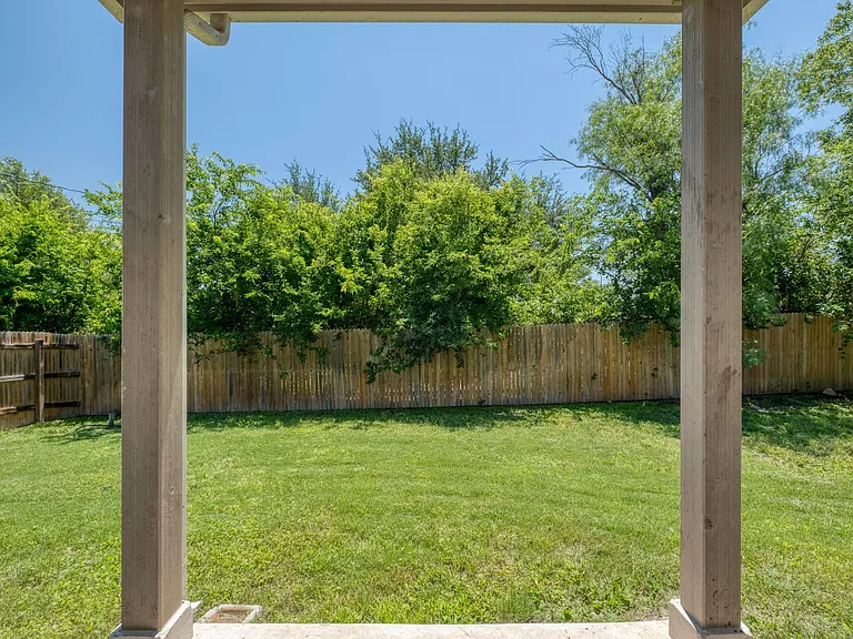 7501 Smallwood Dr — Photo 28